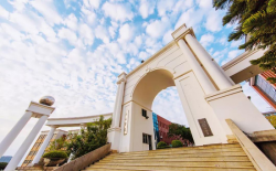 阳光学院校长乔海曙为你解密“阳光速度”