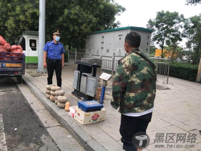 保障畅洁美！汾阳城管持续发力推进爱国卫生运