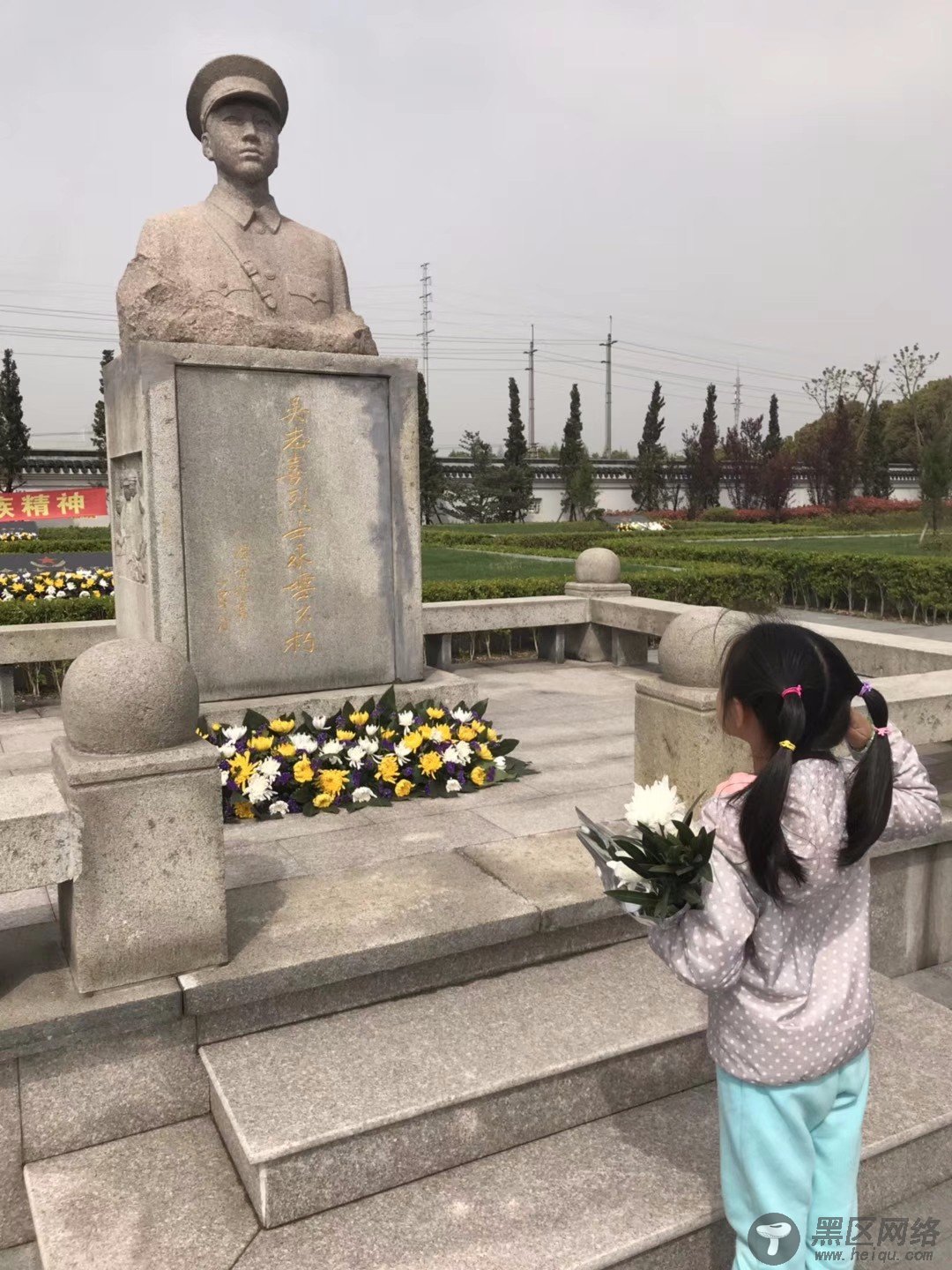 高总祭奠烈士6.jpg