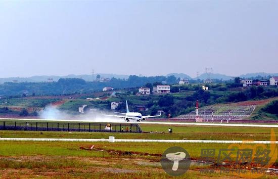 首次民航客机试飞 安康富强机场即将通航