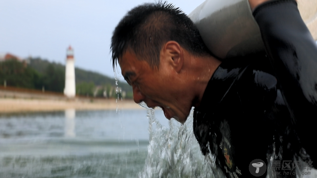 水下特种兵的“危险游戏”