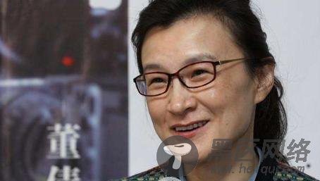 从央视名嘴到被网友批“没人性”,敬业25年的董