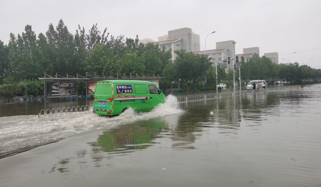 ​石家庄现入汛以来最大洪峰！雨还要下多久？