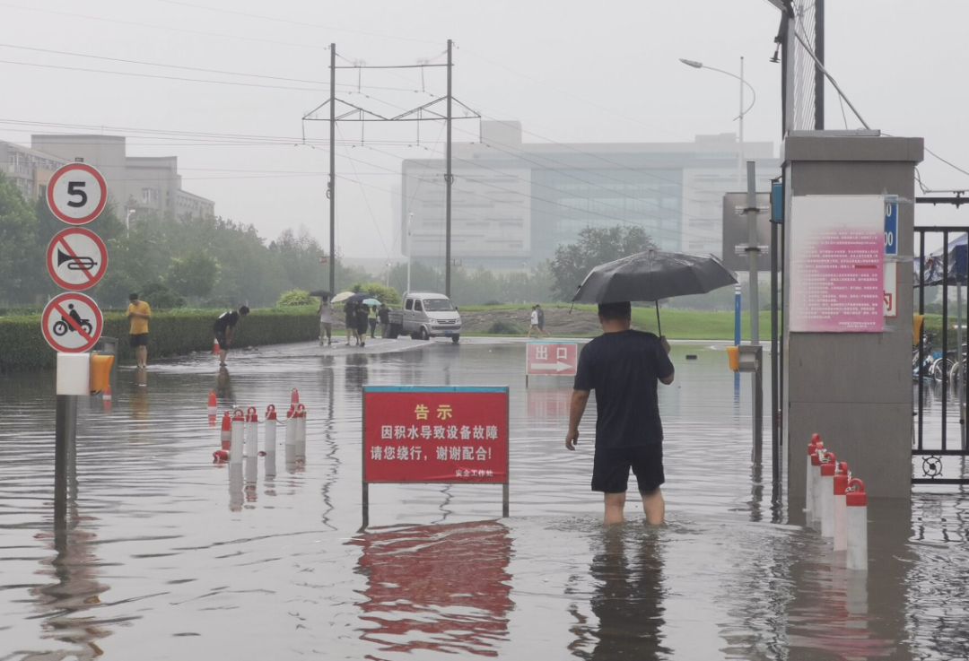 ​石家庄现入汛以来最大洪峰！雨还要下多久？